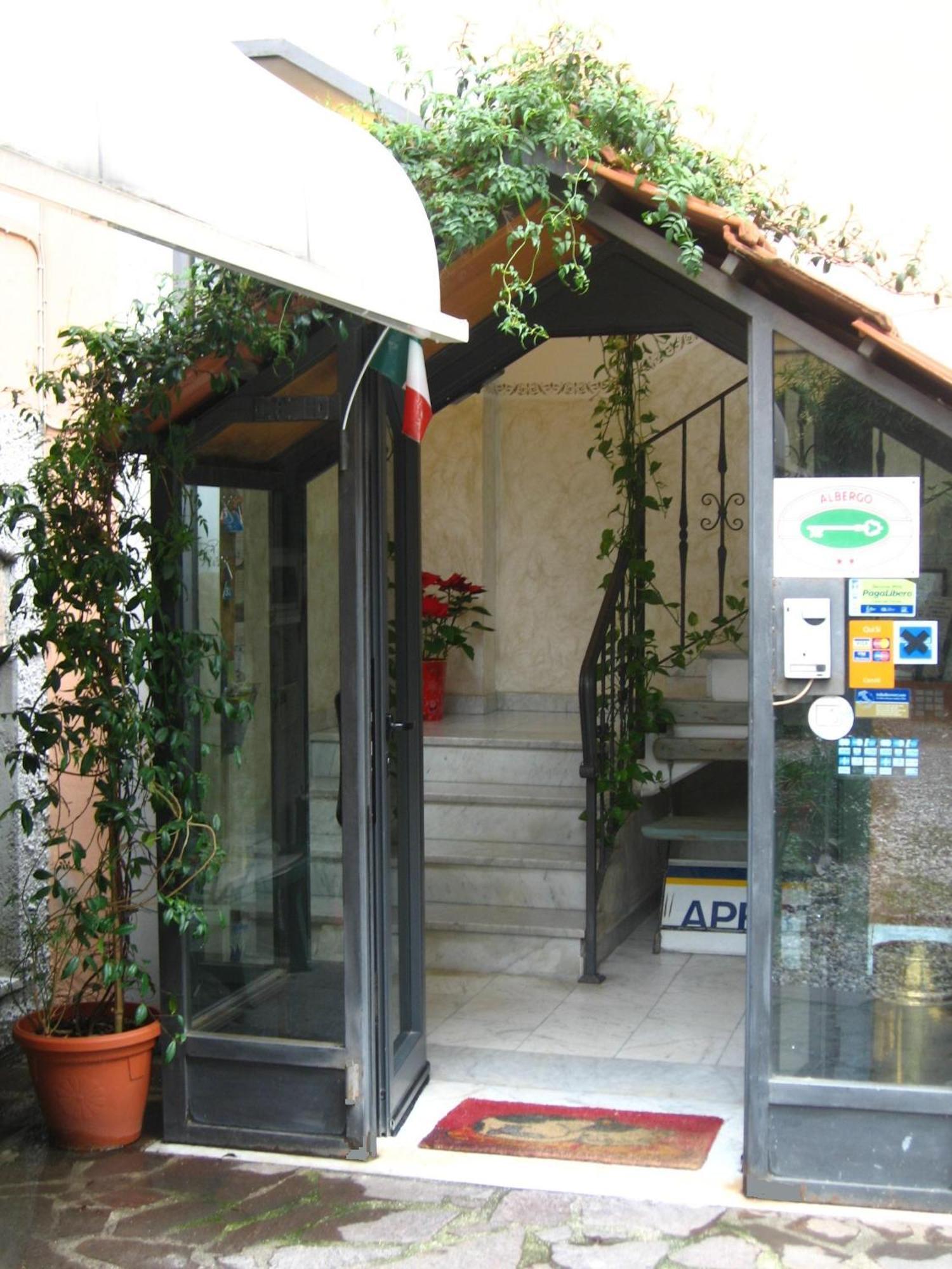 Albergo La Villetta Sarzana Exterior photo